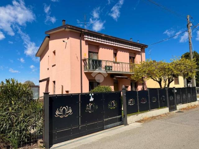 Villa in vendita a Broni PV