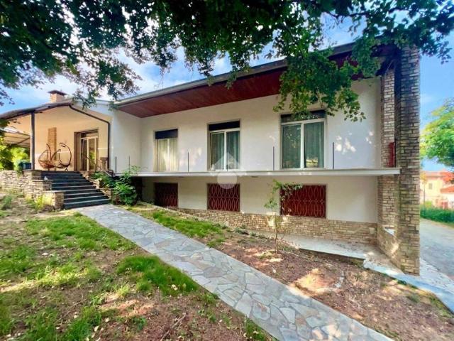 Villa in vendita a Broni PV