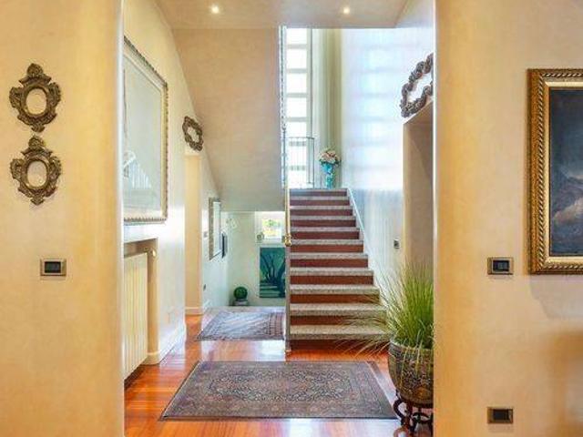 Villa in vendita a Broni PV