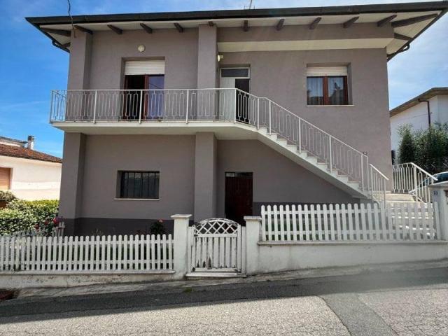 Villa in vendita a Bucine AR