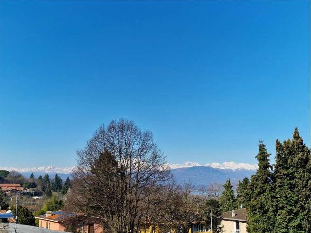 Villa in vendita a Buguggiate VA