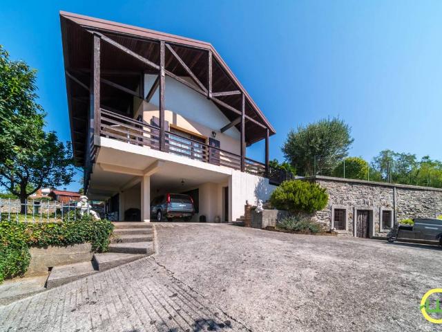 Villa in vendita a Buja UD
