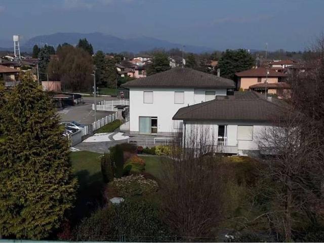 Villa in vendita a Bulgarograsso CO