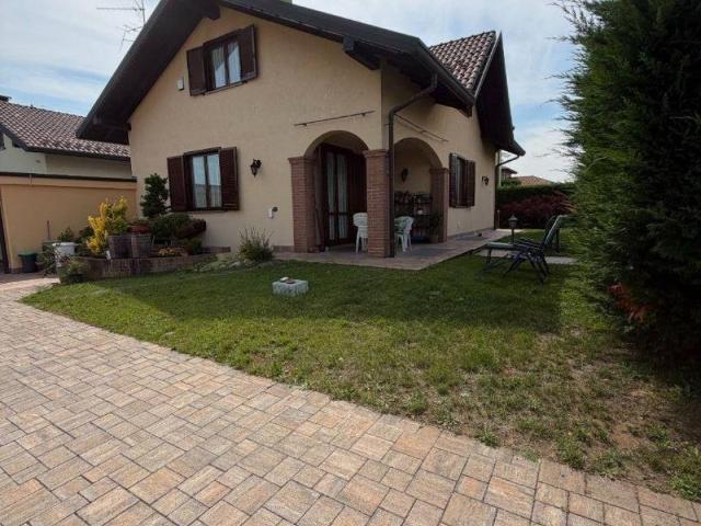 Villa in vendita a Buscate MI