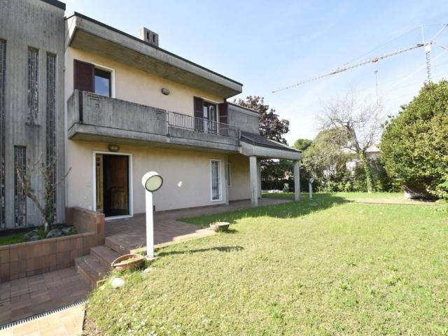 Villa in vendita a Bussolengo VR