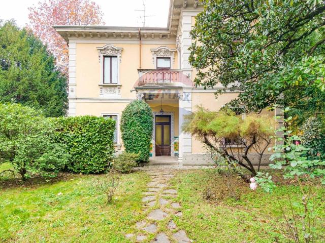 Villa in vendita a Busto Arsizio