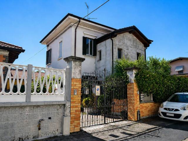 Villa in vendita a Busto Arsizio VA