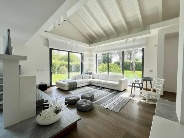 Villa in vendita a Busto Arsizio, Borsano 509m² Busto Arsizio