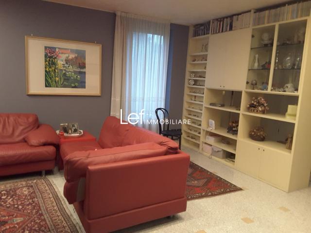 VILLA in VENDITA a GODEGA DI SANT'URBANO di 7 vani
