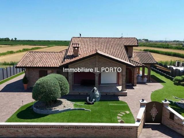 Villa in vendita a Goro FE