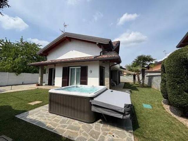 Villa in vendita a Gorla Maggiore VA
