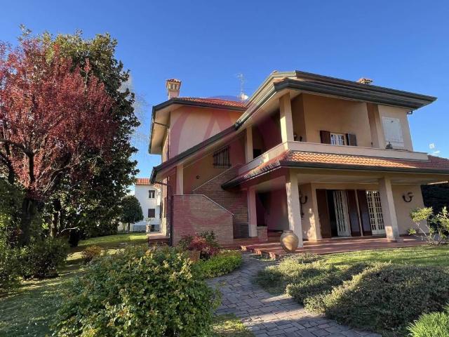 Villa in vendita a Gorla Maggiore VA