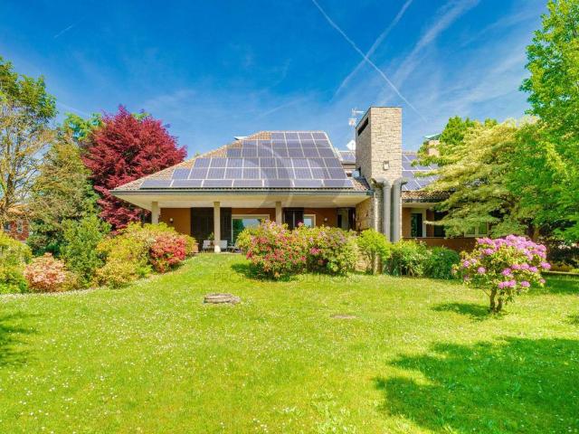 Villa in vendita a Gorla Minore VA