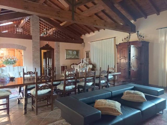 Villa in vendita a Gossolengo PC