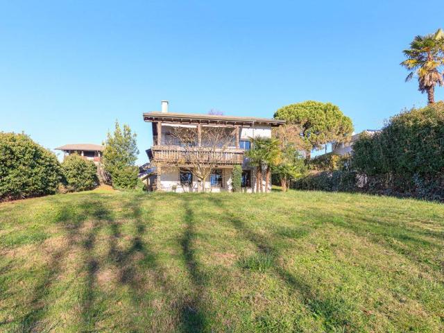 Villa in vendita a Gattico Veruno NO