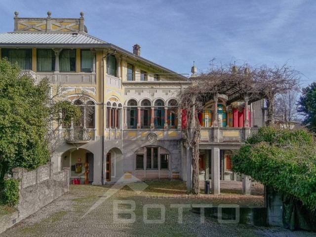 Villa in vendita a Gattinara VC