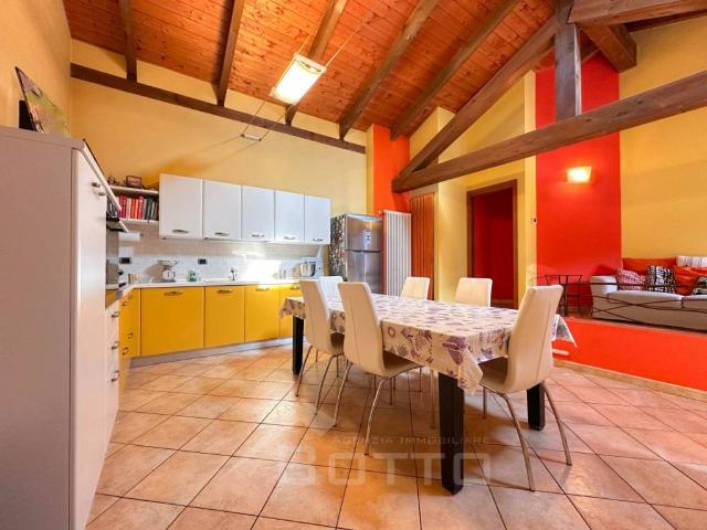 Villa in vendita a Gattinara VC