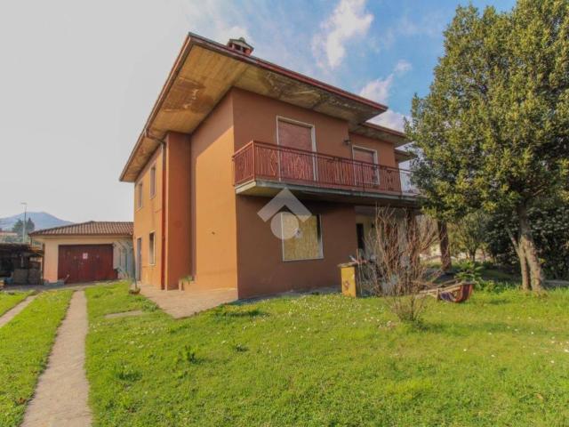 Villa in vendita a Gavardo BS