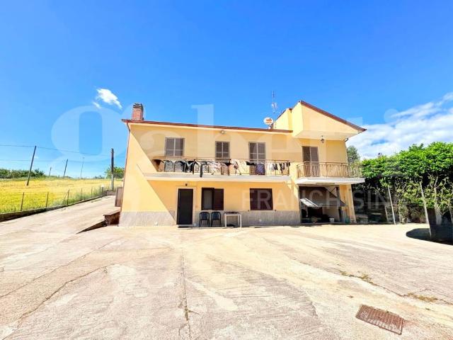 Villa in vendita a Gavignano RM