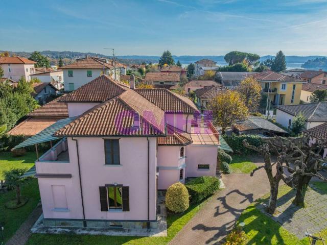 Villa in vendita a Gavirate VA