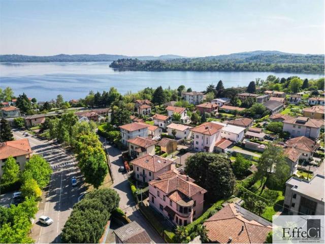 Villa in vendita a Gavirate VA