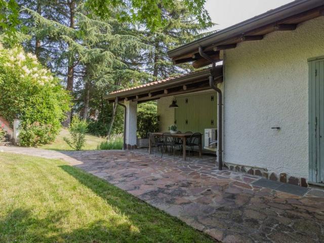 Villa in vendita a Gazzola PC