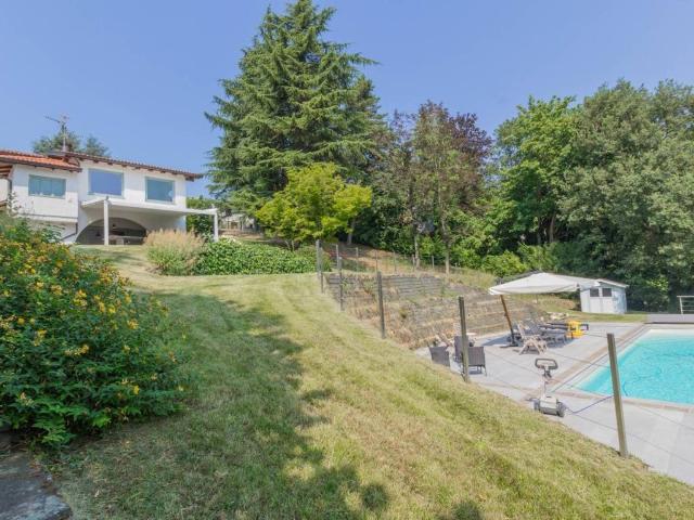 Villa in vendita a Gazzola PC