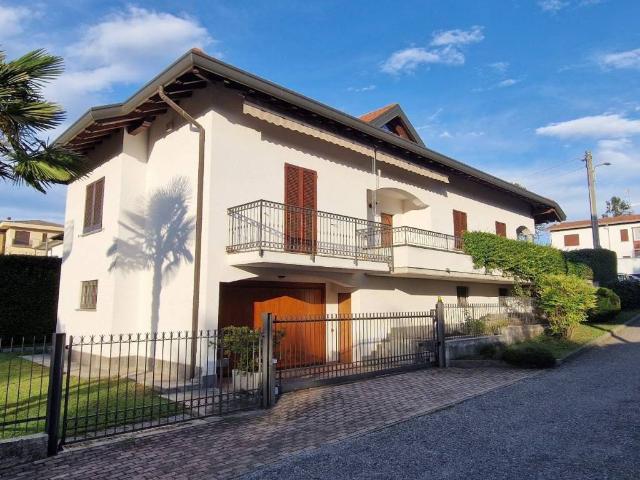 Villa in vendita a Gazzada Schianno VA