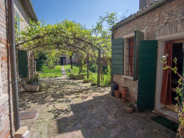Villa in vendita a Gazzuolo MN