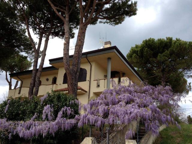 Villa in vendita a Gabicce Mare PU
