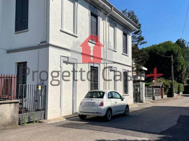 Villa in vendita a Gallarate VA