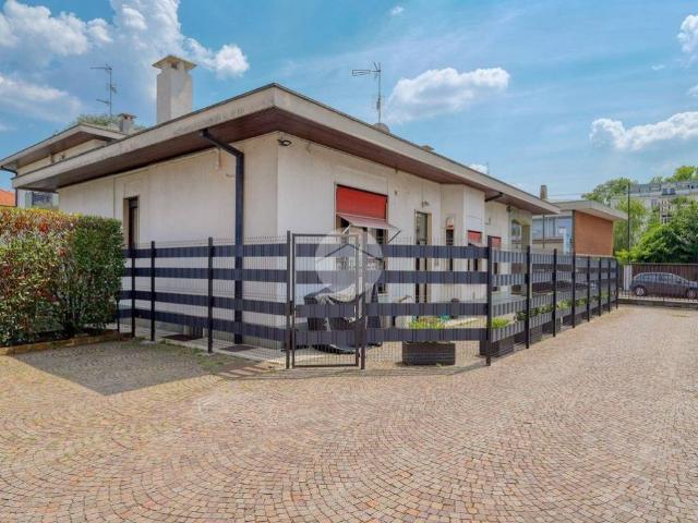 Villa in vendita a Gallarate VA