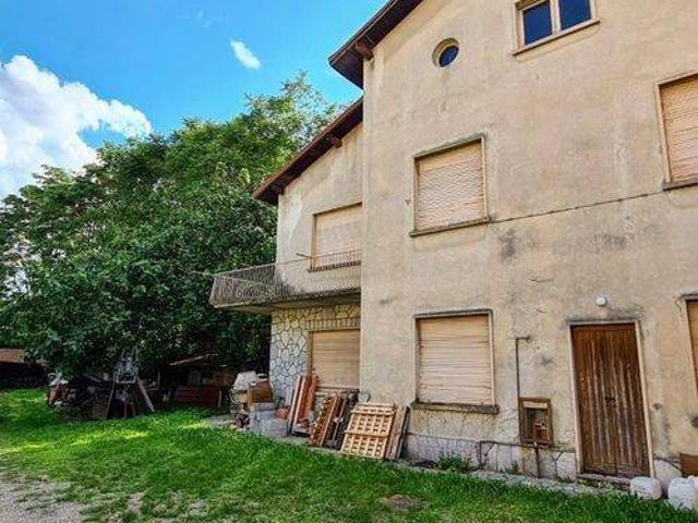Villa in vendita a Gallarate VA