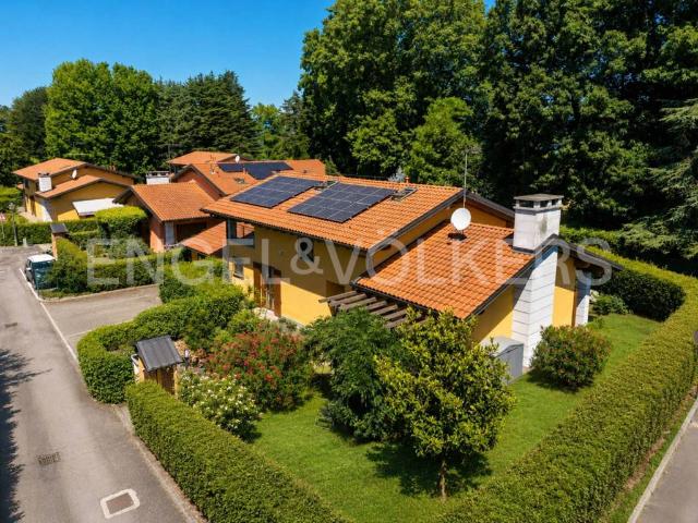 Villa in vendita a Galliate Lombardo VA