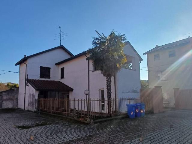 Villa in vendita a Galliate NO