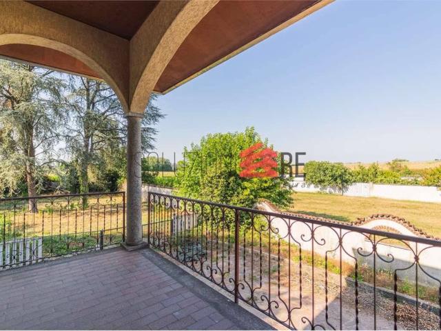 Villa in vendita a Galliate NO
