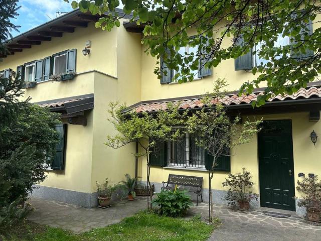 Villa in vendita a Gambolò PV