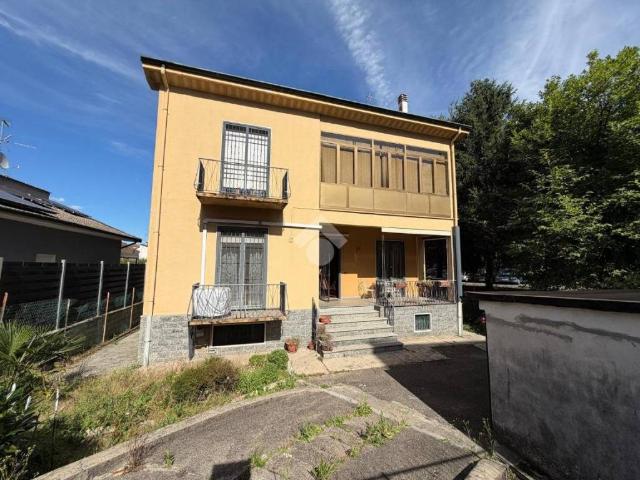 Villa in vendita a Garbagnate Milanese MI