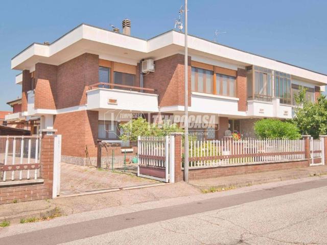 Villa in vendita a Garbagna Novarese NO