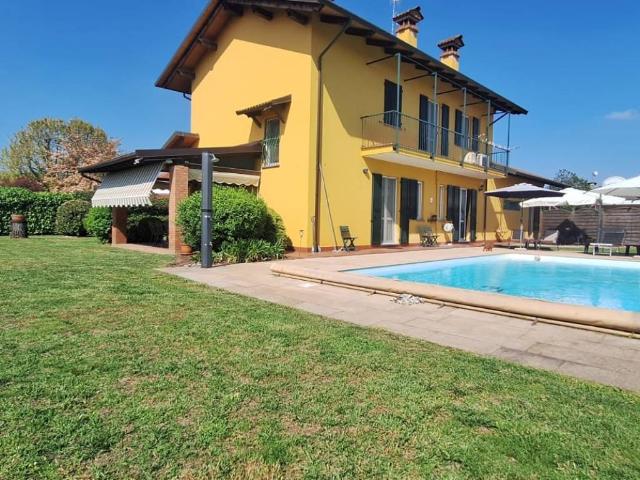 Villa in vendita a Garbagna Novarese NO