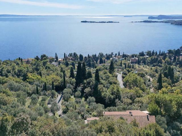 Villa in vendita a Gardone Riviera BS
