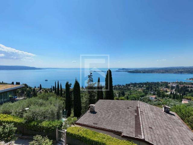 Villa in vendita a Gardone Riviera BS