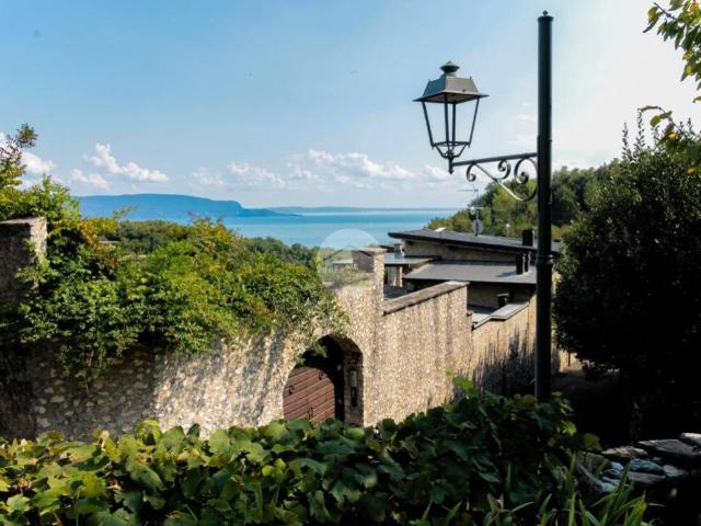 Villa in vendita a Gardone Riviera BS
