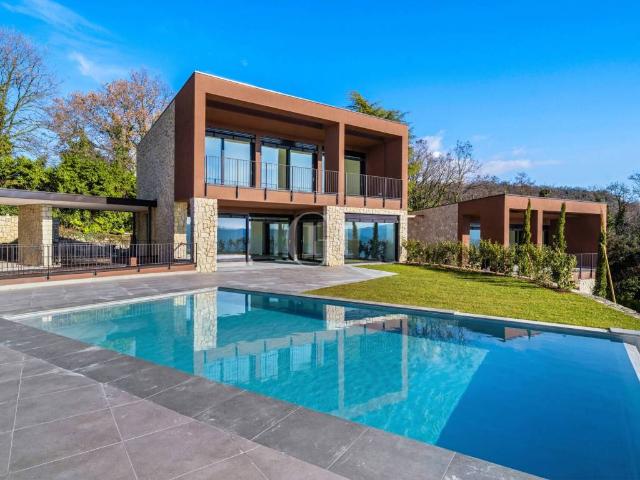 Villa in vendita a Garda VR