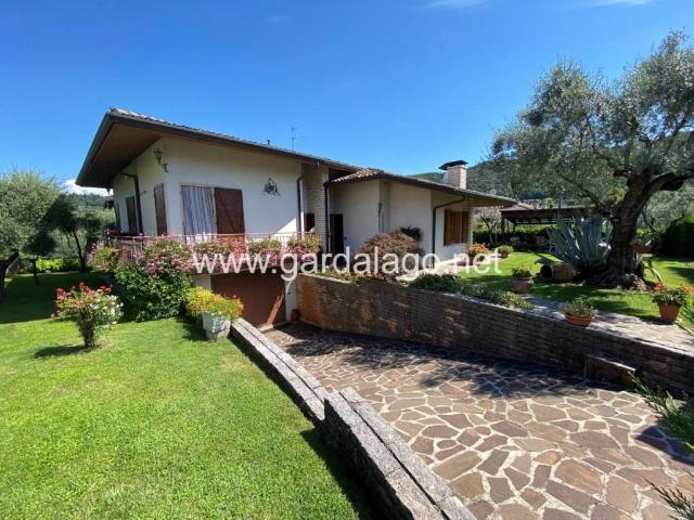 Villa in vendita a Garda VR