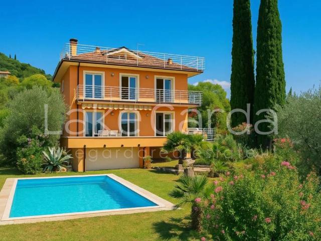 Villa in vendita a Garda VR