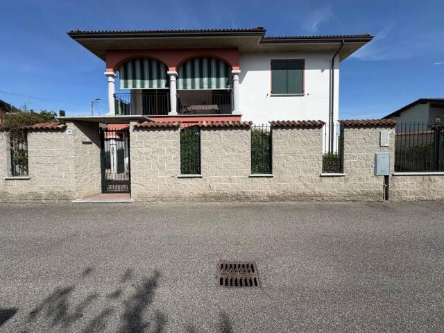 Villa in vendita a Garlasco PV