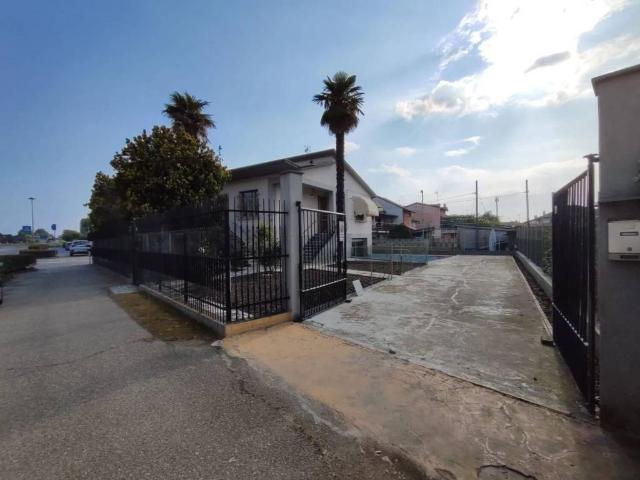 Villa in vendita a Garlasco PV