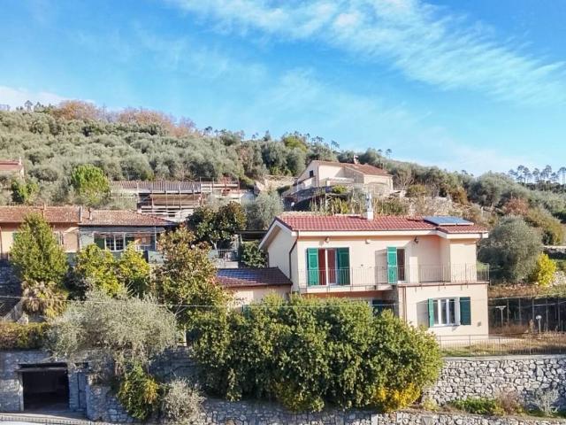 Villa in vendita a Garlenda SV