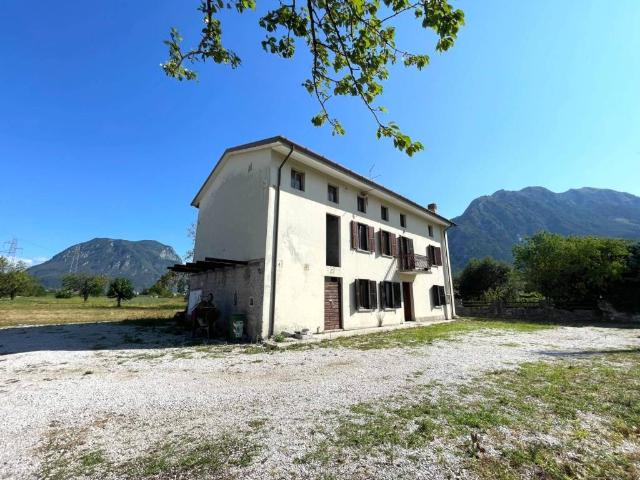 Villa in vendita a Gemona del Friuli UD